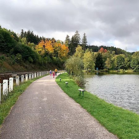 Apartman V Podkrovi Hostinné Exteriér fotografie