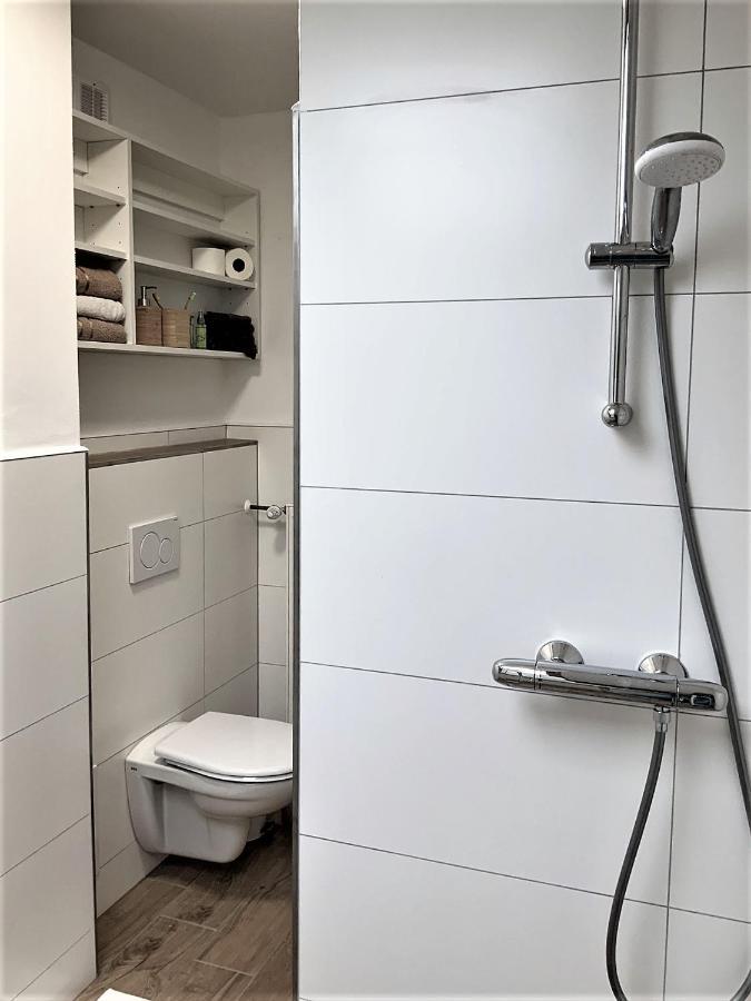 Apartman V Podkrovi Hostinné Exteriér fotografie